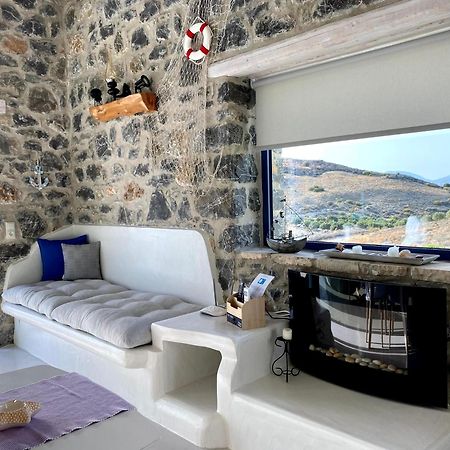 Stelani Villas & Suites Каламаки Стая снимка