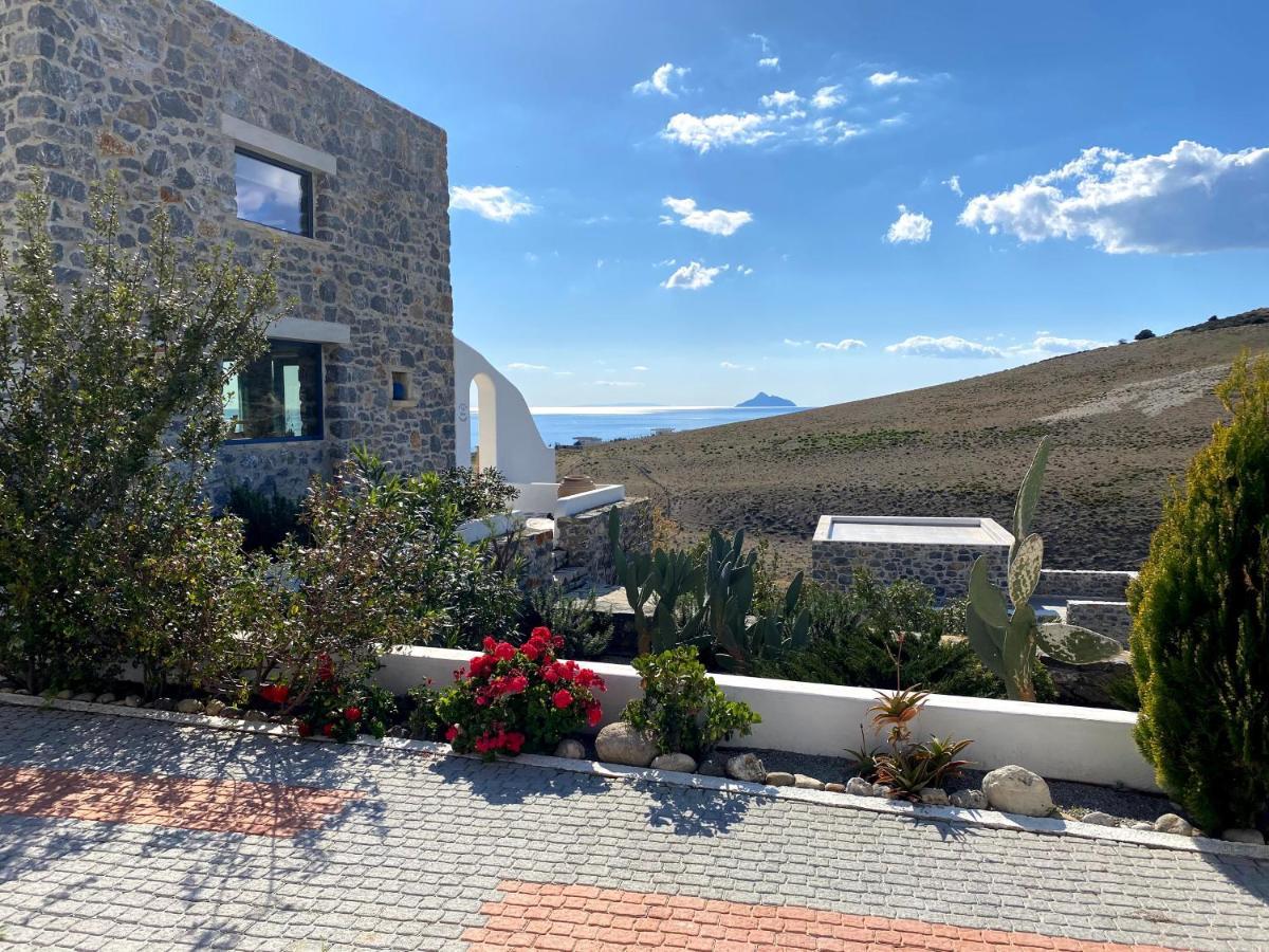 Stelani Villas & Suites Каламаки Екстериор снимка