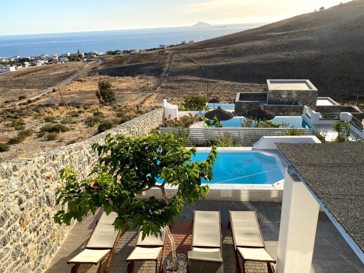 Stelani Villas & Suites Каламаки Екстериор снимка
