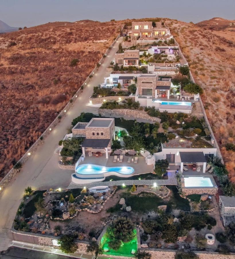 Stelani Villas & Suites Каламаки Екстериор снимка