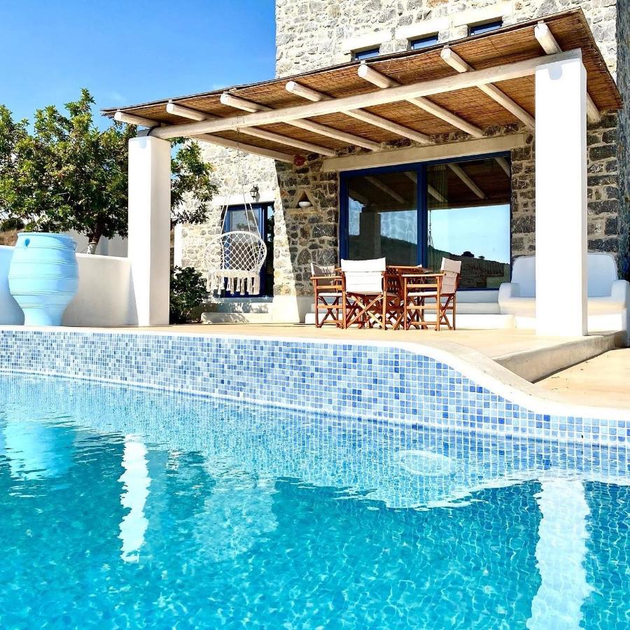 Stelani Villas & Suites Каламаки Екстериор снимка