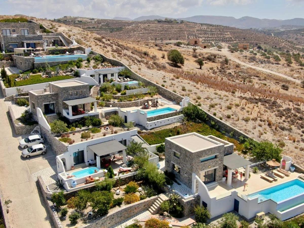 Stelani Villas & Suites Каламаки Екстериор снимка