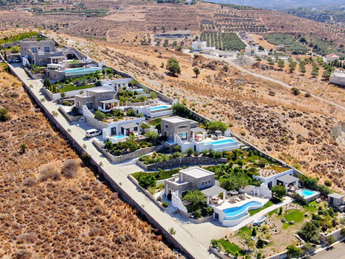 Stelani Villas & Suites Каламаки Екстериор снимка
