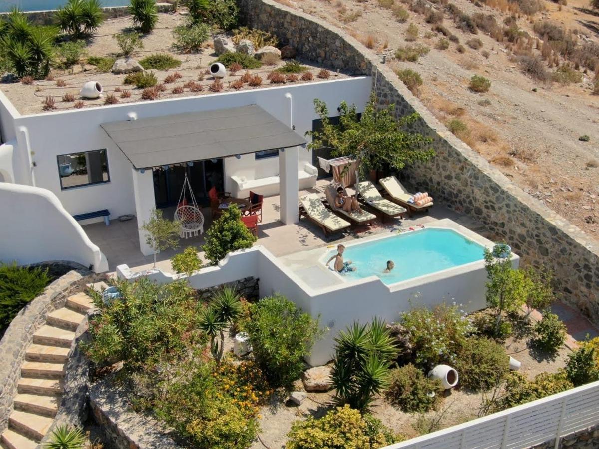 Stelani Villas & Suites Каламаки Екстериор снимка