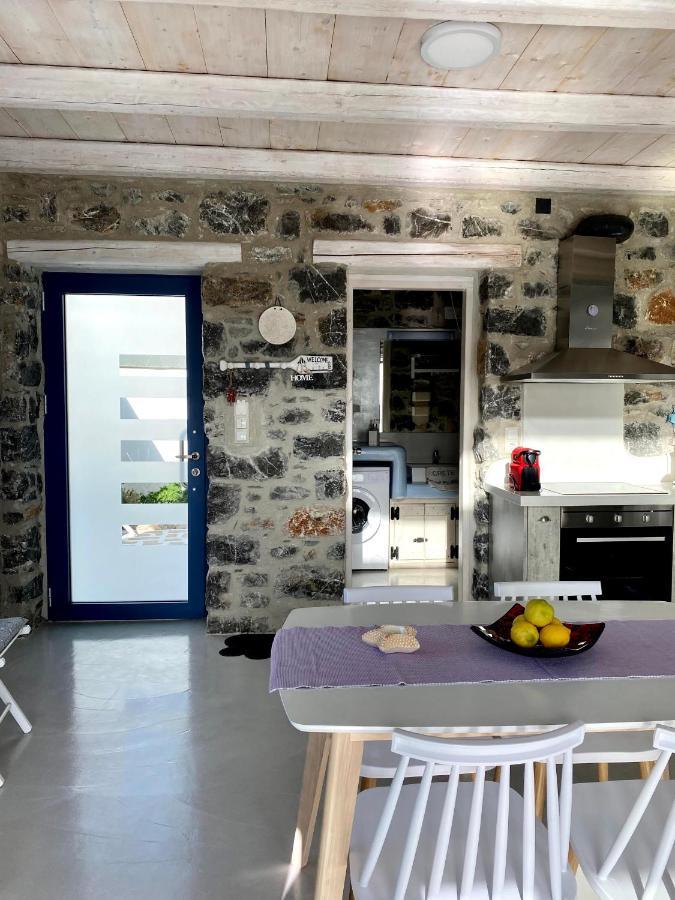 Stelani Villas & Suites Каламаки Екстериор снимка