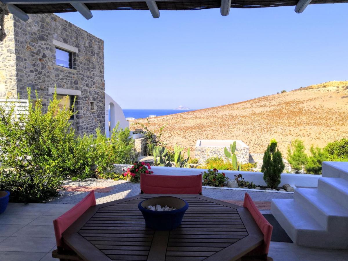 Stelani Villas & Suites Каламаки Екстериор снимка