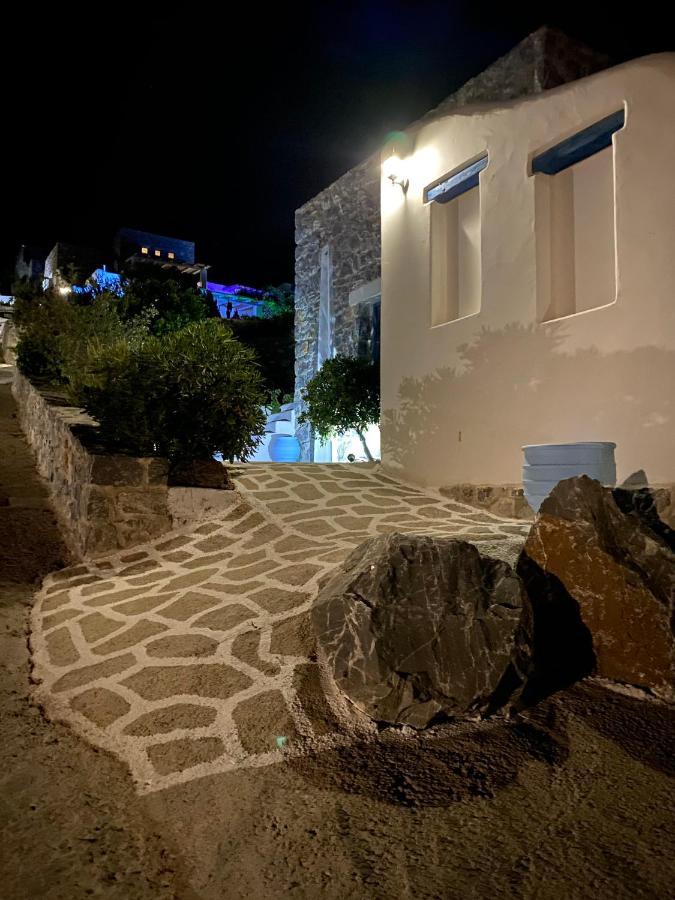 Stelani Villas & Suites Каламаки Екстериор снимка