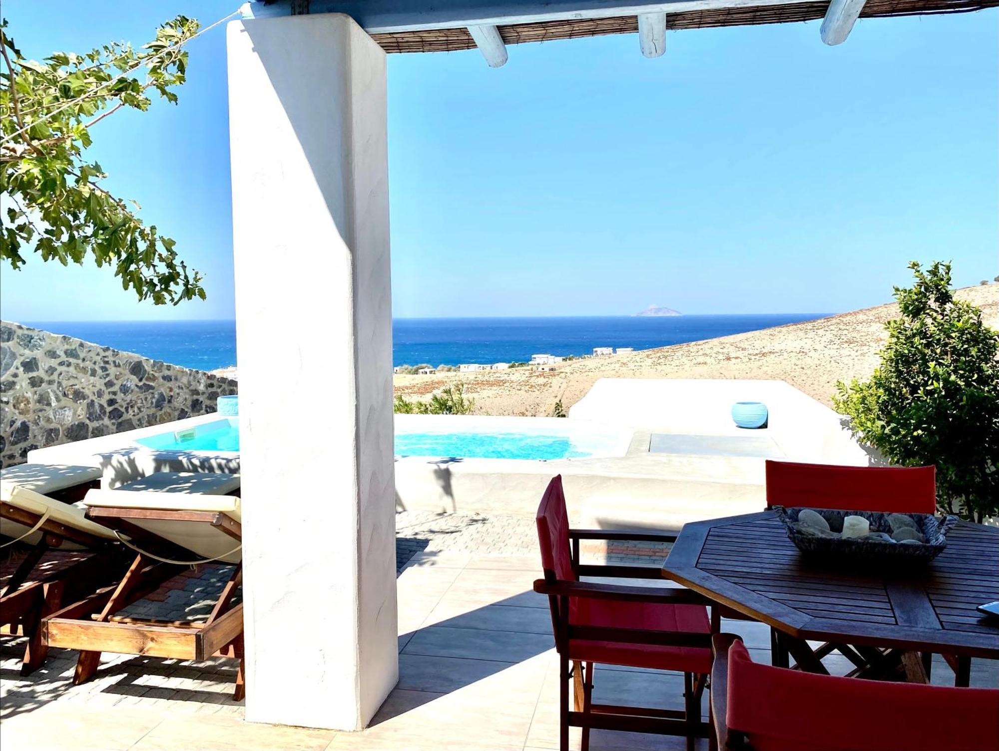Stelani Villas & Suites Каламаки Стая снимка