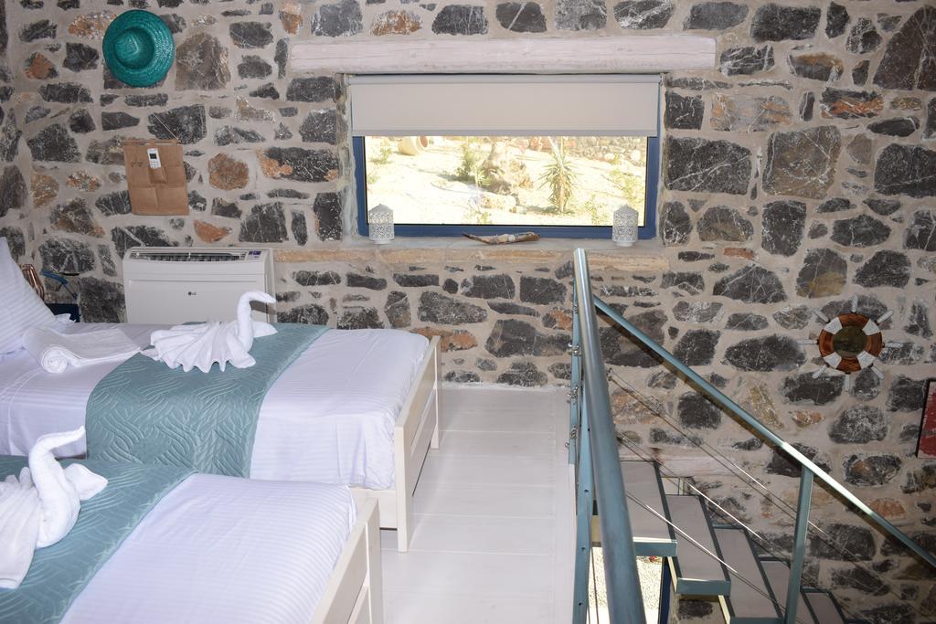 Stelani Villas & Suites Каламаки Екстериор снимка