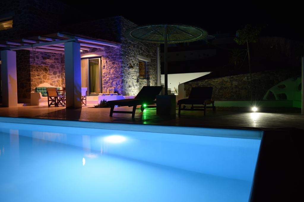 Stelani Villas & Suites Каламаки Екстериор снимка